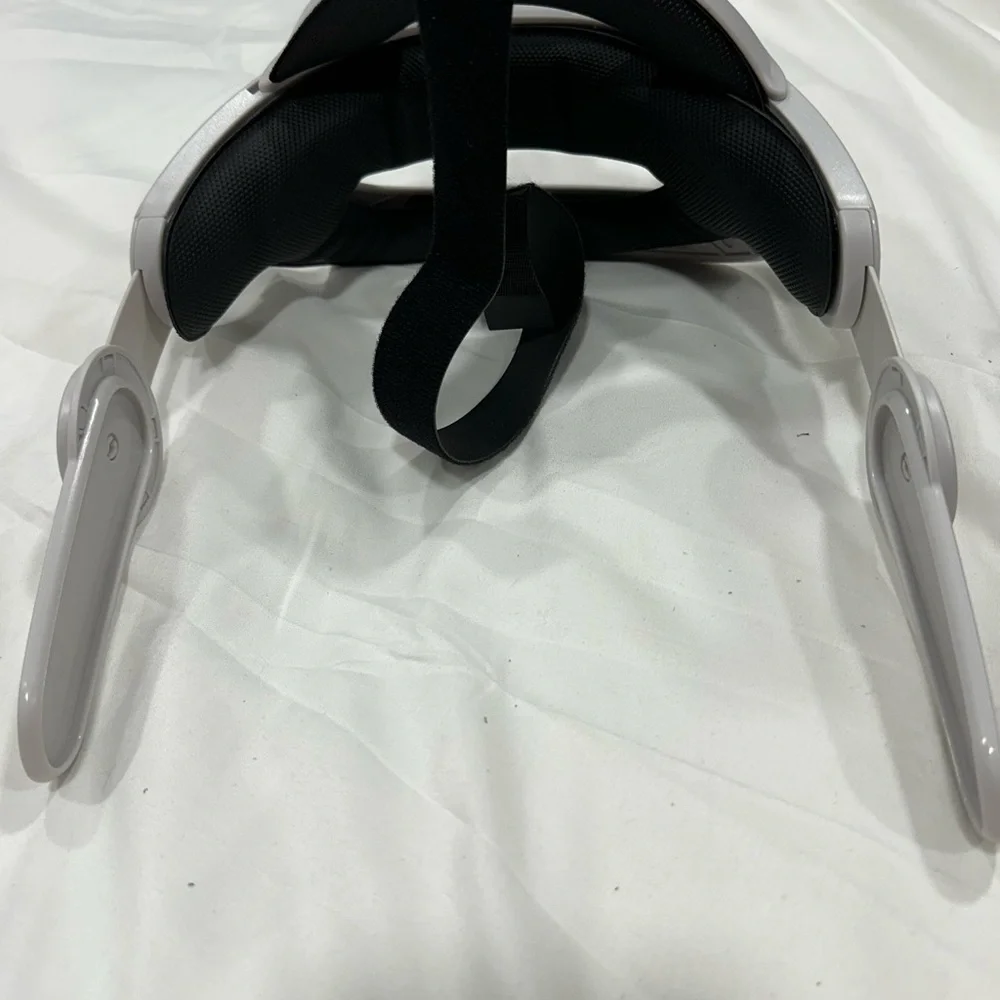 Brand new never used White Adjustable Head Strap for Meta Oculus Quest